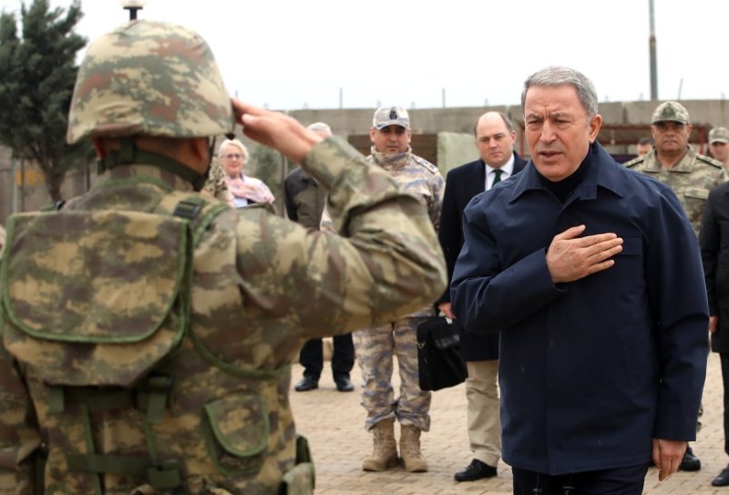 Kennedy, uluslararas� kamuoyunun T�rkiye'nin �stlendi�i y�k�n fark�na vararak �ncelikle �dlib'de g��� tetikleyen �at��man�n sona erdirilmesi ve insani yard�m konusunda T�rkiye'nin yan�nda olmas� gerekti�ini s�yledi.  