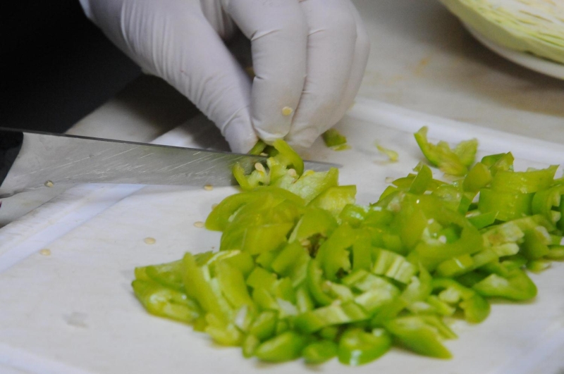 ocukluundan beri restoranlarda altn ve 30 yldan uzun sredir alk yaptn belirten  Hseyin Ayyldz, yaklak 1 yldr soan, biber, lahana, patates, patlcan, havu, et suyu, tel ehriye, maydanoz, un ve limon kullanarak hazrlad orbas ile marka olduunu syledi. Ayyldz, dnyay etkisi altna alan salgn hastaln ardndan orbasna 'koronavirs orbas' adn verdiini syledi.