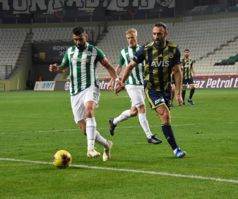 'Fenerbah�e'nin ge�en sezon ile aras�nda bir fark var. Ge�en sezon ilk 9 ma�ta 9 puan ald�, k�me d��me potas�ndayd�. Bir tanesinde ikinci yar�s�nda k�me d��me potas�nda. 9 haftada 8 puan� var.'