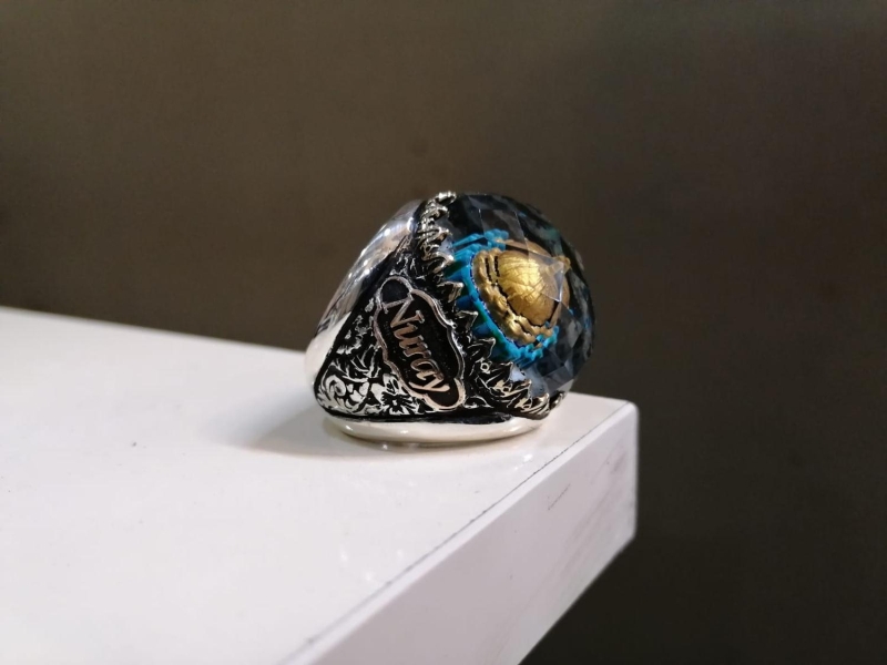 'Baladktan sonra bandan hi kalkmazsam 3 gnm sadece ta oymakla geiyor. Geri kalan ksmlar ile birlikte 1 haftada yz tamamlyorum. Zorlandmz yerlerde oluyor. nk kubbenin stndeki alem-i erife kadar oyuyoruz. Yurt dndan ve Trkiye'nin birok yerinden rnlerime talep oluyor. Mecsid-i Aksa bizim ilk kblemiz. lke olarak Mescid'i Aksa'nn ayakta durmas iin bir mcadele veriyoruz. nsanlar hassasiyetlerinden dolay Mescid-i Aksa'y yaptrmak istiyor' dedi.