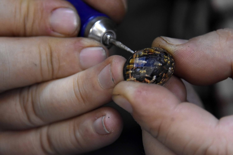 1980 ylnda tak tasarmcl mesleine rak olarak balayan Servet Kkdemirel, bir sre sonra kendi tasarmlarn yapmaya balad. 