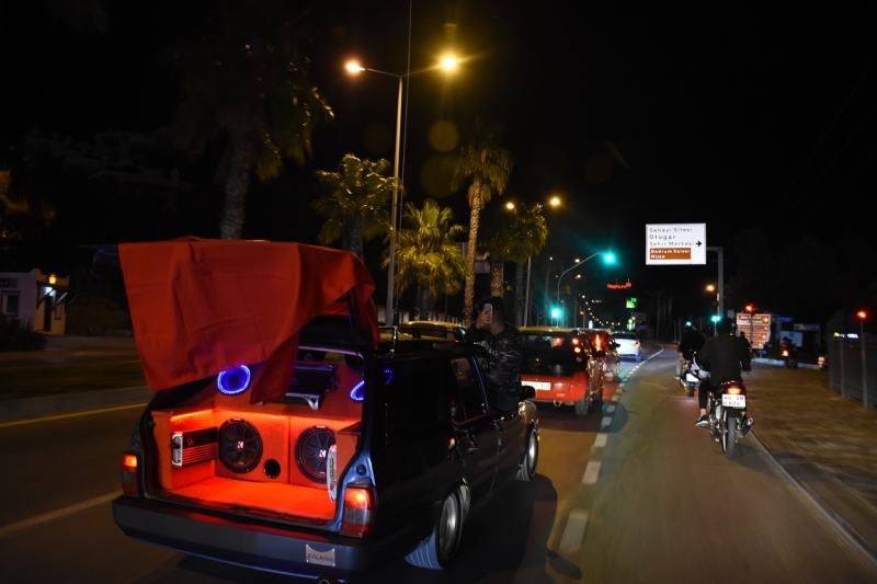 <p>Yurdun d�rt bir yan�ndan destek mesajlar� y�keldi.</p>