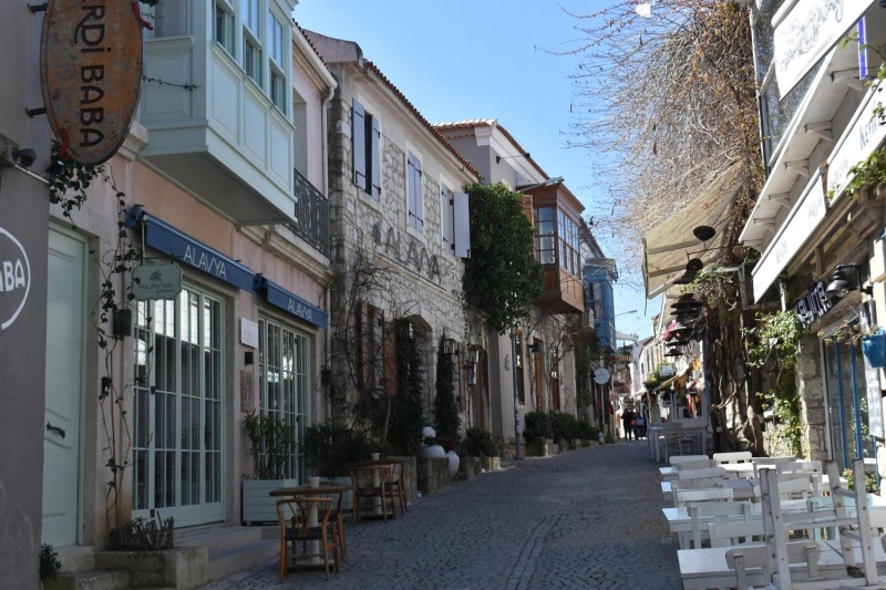 <p>'KAPALI ORTAMLAR İKİ SAATTE BİR HAVALANDIRILMALI'</p>