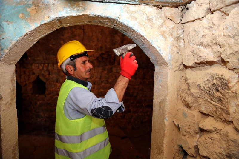 <p>Vali ve Bykehir Belediye Bakan Vekili Mustafa Yaman, genlere rol model olan bilim insan Prof. Dr. Aziz Sancar'n hatrasn yaatmak iin tarihi kona mzeye dntreceklerini syledi. </p>
