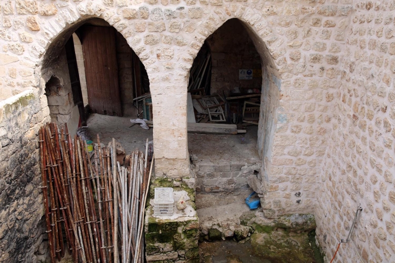 <p>Restorasyon almalarn devam ettiini anlatan Yaman, 'Tarihi konan mzeye dntrme projesini Sancar ailesi ile birlikte karara baladk. </p>