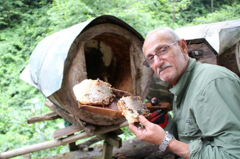 <p>Propolis alan Gonca Kanal ise 'Koronavirüs nedeniyle bağışıklık sistemimizi güçlendirmek için her türlü doğal ürünleri kullanmayı arttırdık. Propolis de ilk başta tercih ettiğimiz ürünlerden biri. Güvendiğim yerlerden almayı tercih ediyorum' ifadelerini kullandı.</p>