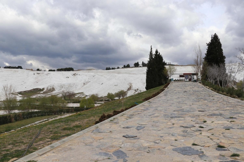 <p><b>'HAYALET İLÇEYE DÖNDÜ'</b><br></p>