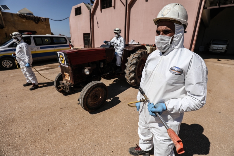 <p>Esed rejiminin haber ajans� SANA'n�n d�nk� haberine g�re, rejimin Sa�l�k Bakan� Nizar Yaz�c�, �lkeye yurt d���ndan d�nen bir yolcuda Kovid-19 tespit edildi�ini bildirmi�ti.</p>