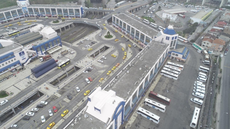 <p>15 Temmuz Şehitler Otogarı, seyahat kısıtlamasının ardından havadan görüntülendi.</p>