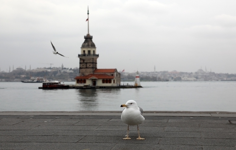 <p>Üsküdar sahili ve Kız Kulesi çevresi tenhalaştı.</p>