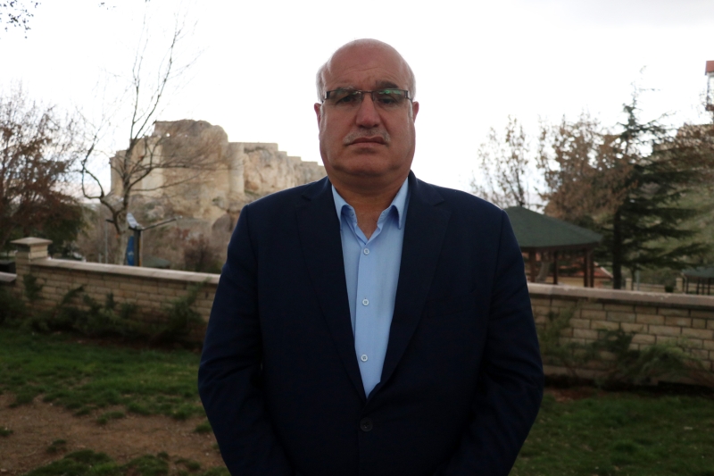 <p>Tarihi Sara Hatun Camisi müezzin kayyımı Yahya Gecekuşu ise salgının son bulması için herkesin devletin koymuş olduğu tedbirlere uyması gerektiğini vurgulayarak, </p>