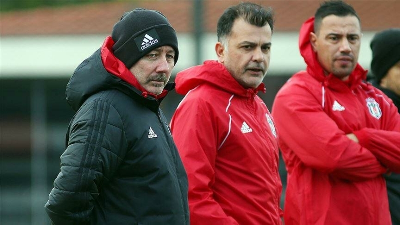 <p><strong>'EKONOMİK OLARAK SARSILACAĞIZ'</strong></p><p>'Ekonomik açıdan herkes sarsılacak. Yönetim, mutlaka oyunculardan talepte bulunacaktır. Barcelona, %70 kesinti yapmış.'</p>