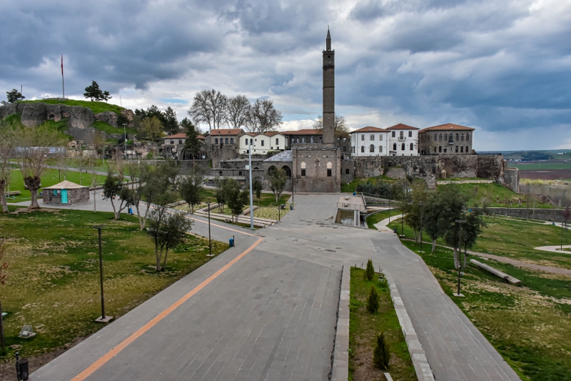 <p>Sur ilesinde tespih satan Nuri Tun, AA muhabirine yapt aklamada, insan younluunun azalmasyla i yerini gnn belirli saatlerinde ksa sreliine atn syledi.</p>