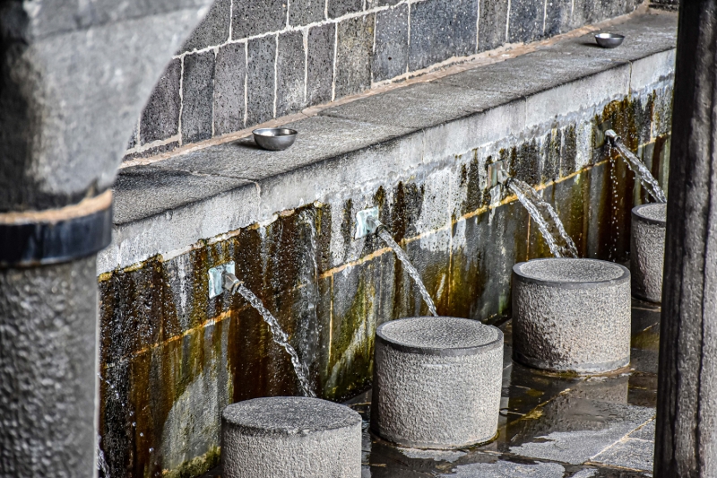 <p>'stiyoruz ki en ksa srede bu virs ortadan kalksn. nsanlar bunun iin zerine ne dyorsa yapmas gerekir. Bu sorumluluk bilincinde hareket edilmeli. Temennimiz Rabb'imin yardmyla bu virs ortadan kalkmas ve toplumun feraha kavumas.'</p>