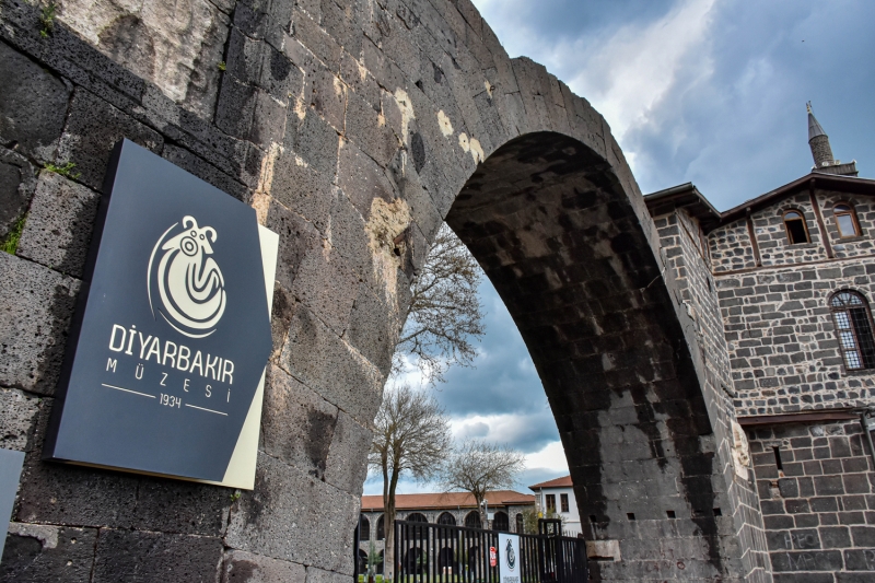 <p>Hasan Paa Han'nda esnaf Said zkal da yasak kapsamnda yer almayan i yerini her gn ksa sreliine atn belirtti.</p>