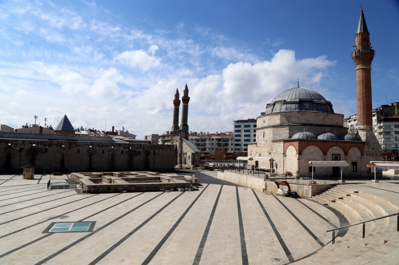 <p>Sivas Tarihi Kent Meydan</p>