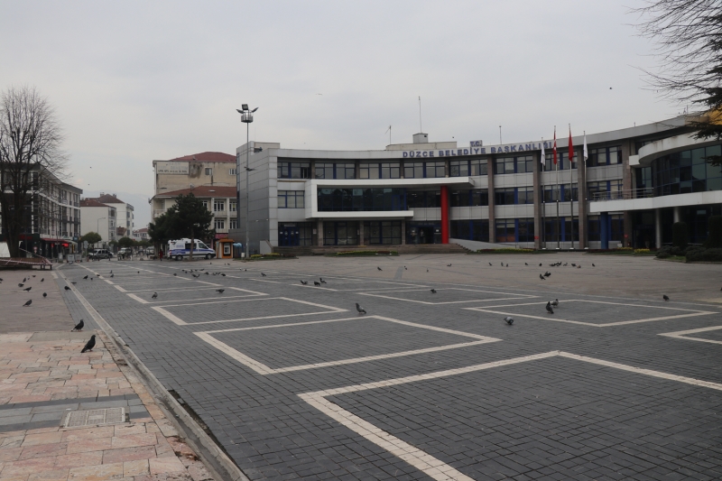 <p>Belediye Meydan</p>