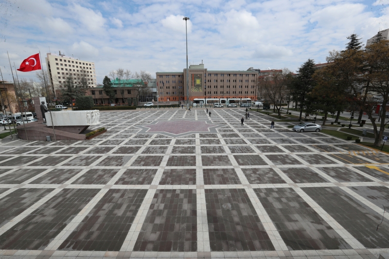 <p>Eskiehir Vilayet Meydan</p>