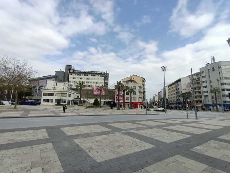 <p>15 Temmuz Deliklinar ehitler Meydan</p>