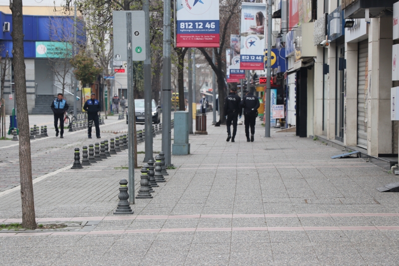 <p>Gazipaa Caddesi<br></p>