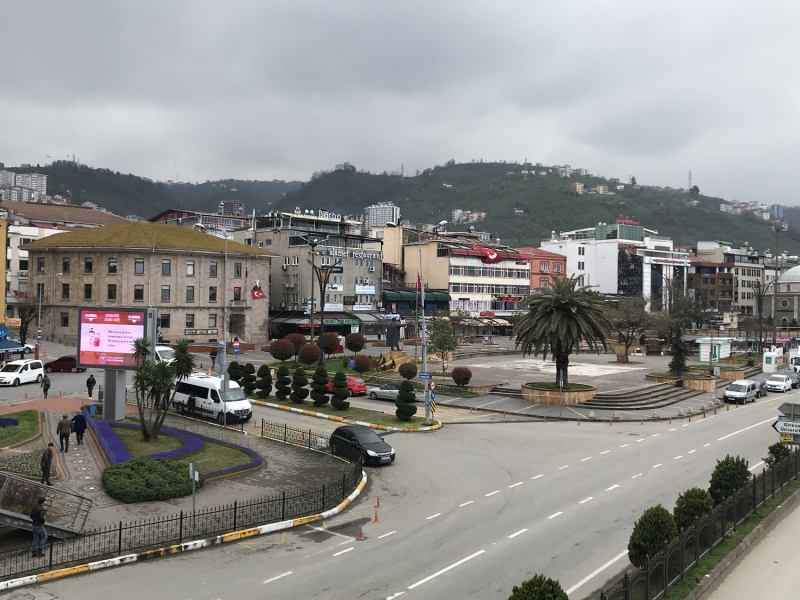 <p>Giresun'da Atatrk ve Osman Aa Meydanlar eskiye oranla sakin gnler geiriyor.</p>