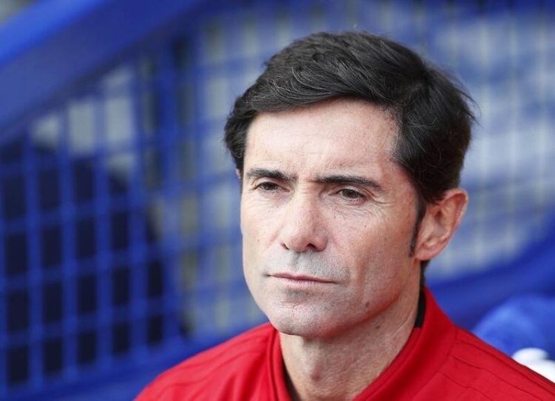 <p><b>MARCELİNO İSTEKLİ AMA ZOR! SEBEP: SALGIN </b></p><p>Ancak Marcelino’yu bu sezon getirmek, koronavirüs salgını nedeniyle zor. Türkiye’ye İspanya’dan uçuşlar yasak. Bu konuda özel izin alınsa bile başarılı çalıştırıcı ve ailesini şu anki ortamda ikna etmek kolay değil. Eğer bu sezon için teknik adam bulunamazsa, yeni sezonda Marcelino en büyük aday olabilir.</p>