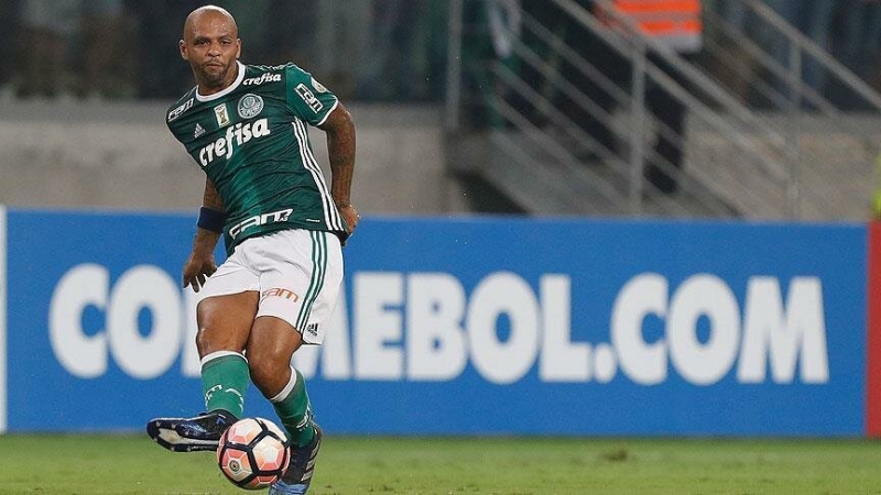 <p><strong>'MANCINI BENİ HAYALİME GÖTÜRDÜ'</strong></p><p>Mancini benim arkadaşım, çalıştığım en tecrübeli hocalardan. Galatasaray'da onunla kupa kazandım, beni çocukluğumun hayal kulübü Inter'e götürdü. Şu anda da İtalya Milli Takımı'nda çok iyi iş çıkarıyor.</p>