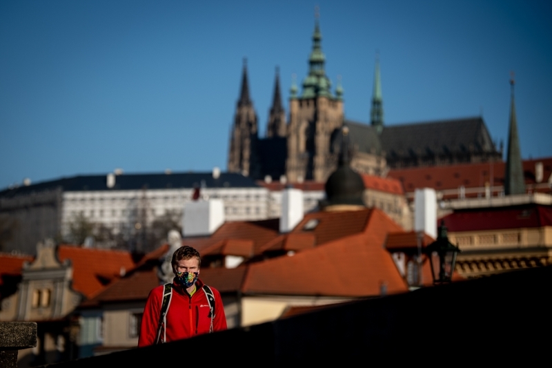 <p>Çekya'da Kovid-19 karantinası uzatıldı.</p>