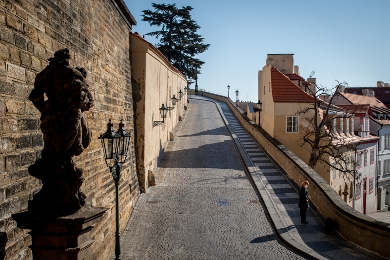 <p>Çekya'da Kovid-19 karantinası uzatıldı.</p>