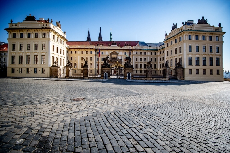 <p>Çekya'da Kovid-19 karantinası uzatıldı.</p>