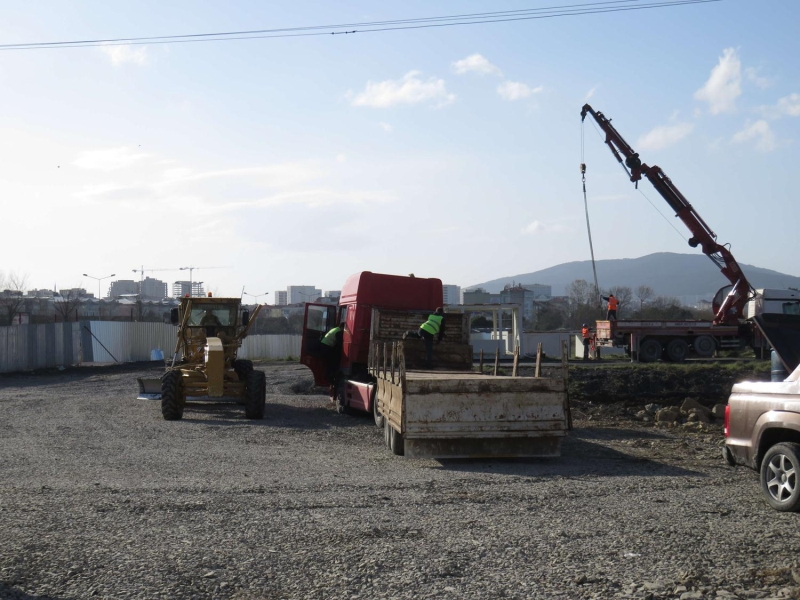 <p>Sancaktepe’de yapılacak olan salgın hastanesi için çalışmalar başladı.</p>