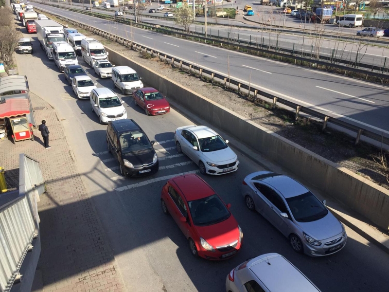 <p><b>POLİSTEN MASKESİ OLMAYAN SÜRÜCÜ VE YOLCULARA UYAR</b>I</p>