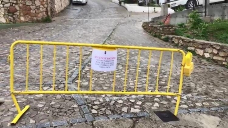 <p class='MsoNormal'><b>SIKI DEZENFEKTE VE AZ TEMAS SAYESİNDE HUZURLA YAŞIYORUZ</b></p>