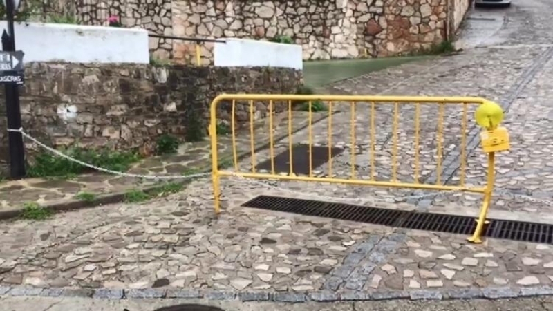 <p class='MsoNormal'>Kasaba sakinlerinden Marina S. ise, dezenfekte ve az temas sayesinde huzurla yaşadıklarını belirterek, 'Burada sıkı dezenfekte ve az temas sayesinde huzurla yaşıyoruz. Dünyadaki ölümlere üzülüyoruz. Artık bu salgının bitmesini istiyoruz.</p> <p class='MsoNormal'>Burada alım gücü düşük olan, yani bizim gibi insanlara olan yardım ve moral sayesinde virüsle başa çıkıyoruz. Temizliğin önemini herkes anlamalı' dedi.</p>