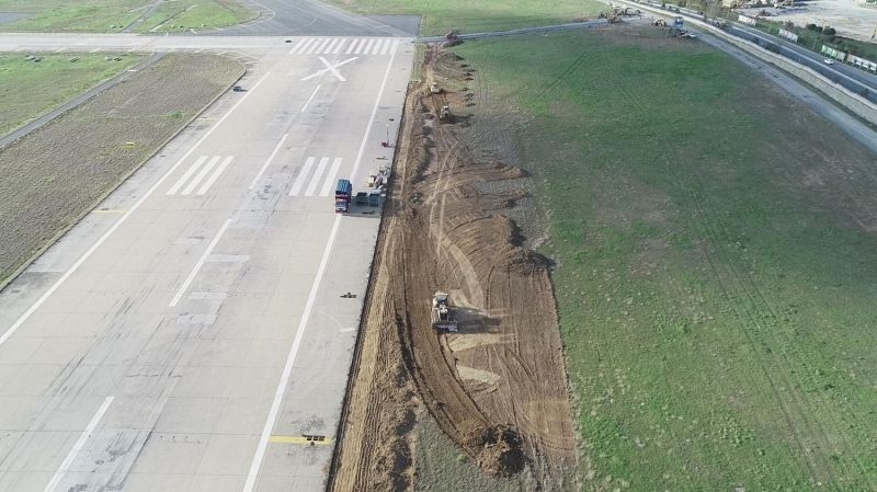 <p>Buradaki çalışmalar bugün de devam ediyor.<br></p>