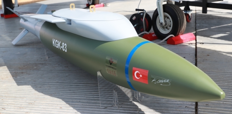 <p>• Tüm hava kosullarında çalısabilir<br></p><p>• Görev basına daha az bomba, sorti ve personel</p>