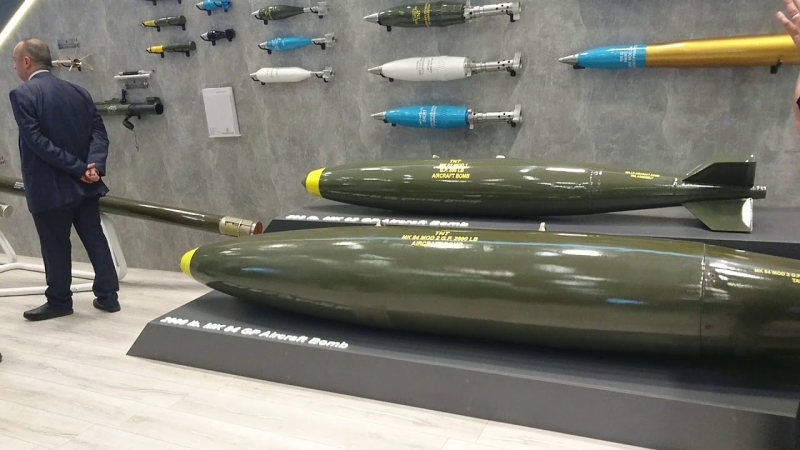 <p>• BRU 57 adaptörü ile çoklu atım kabiliyeti<br></p><p>• Baglı uçus sırasında yeniden hedef belirleme<br></p><p>• Karıstırmaya dirençli</p>