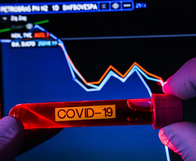 <p>'Şenol Güneş, alsın bütün parasını, 5 katını alsın, başımın üstünde yeri var, hiç sorun değil o. Konu bu değil ki. Konu, geri kalanların maaşı. Önümüzdeki ay kirasını ödeyemeyecek olanın maaşı. Söylediğim bu.'</p>