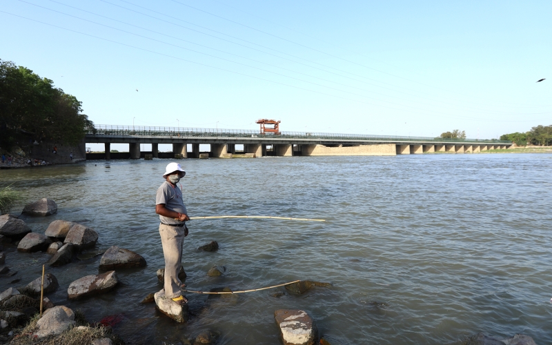 <p>Hindistan'ın Yamuna Nehri temizleniyor</p>