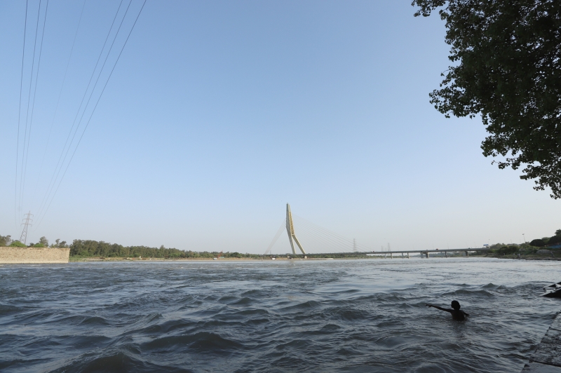 <p>Hindistan'ın Yamuna Nehri temizleniyor</p>