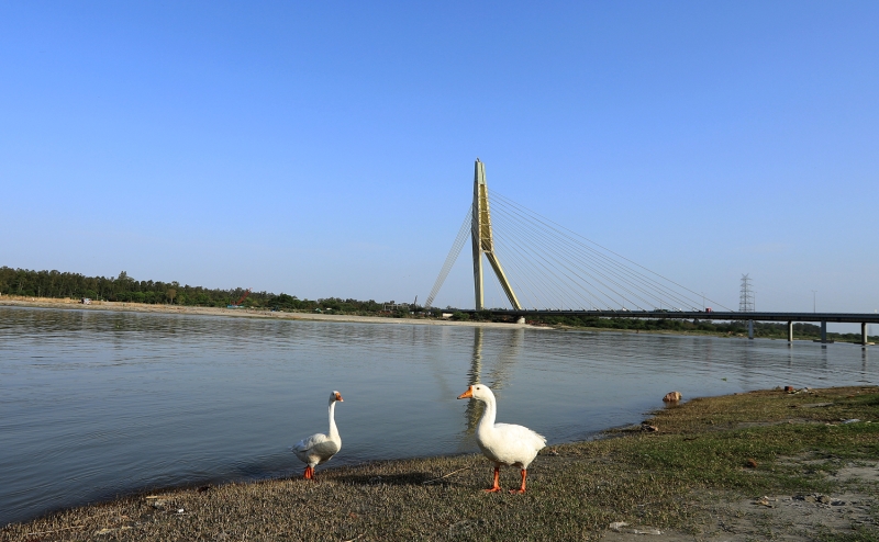 <p>Hindistan'ın Yamuna Nehri temizleniyor</p>