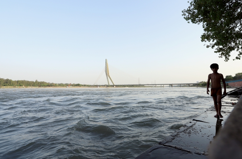 <p>Hindistan'ın Yamuna Nehri temizleniyor</p>