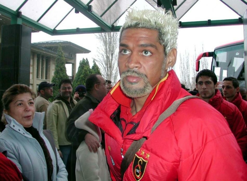 <p><strong>'HUZURU �SLAMDA BULDUM'</strong></p><p>Ac� �ekti�im zamanlarda, huzuru �slam'da buldum. Bar���, e�itli�i ve umudu a��layan bir dini yava� yava� ��rendim. Kendimi b�yle ��zd�m.</p>