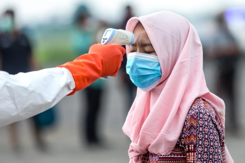 <p>Dünya genelinde toplam koronavirüs vaka sayısı 1 milyon 302 bin 421'e ulaştı.</p>