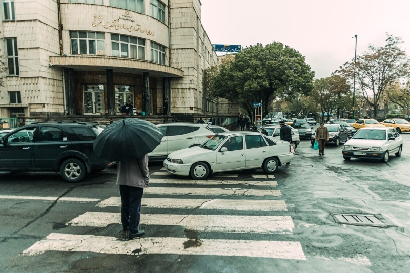 <p>İran'da bazı işletmeler ve devlet kurumları faaliyetlerine tekrar başladı</p>