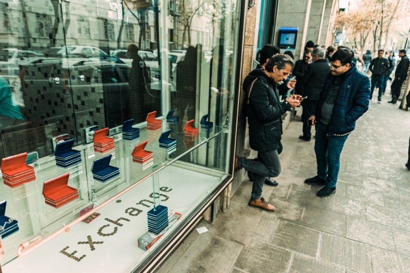 <p>İran'da bazı işletmeler ve devlet kurumları faaliyetlerine tekrar başladı</p>