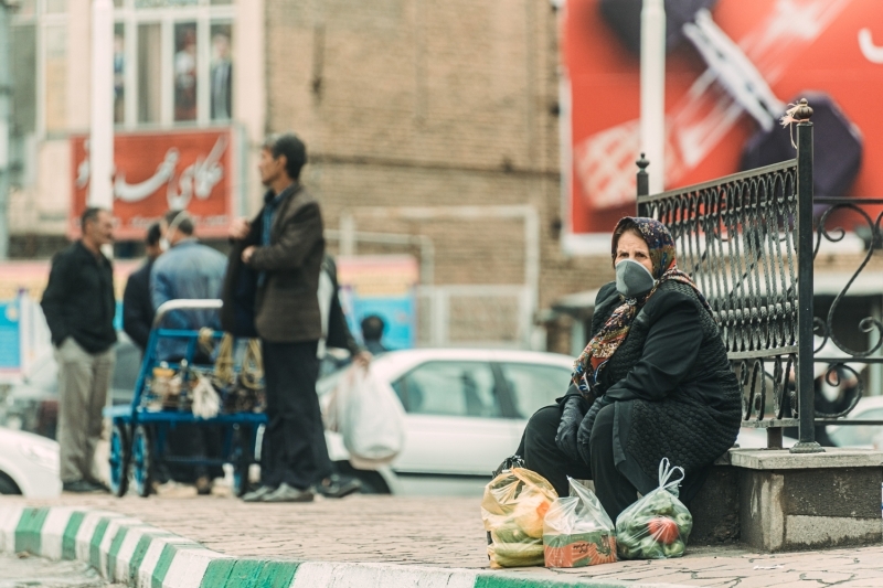 <p>İran'da bazı işletmeler ve devlet kurumları faaliyetlerine tekrar başladı</p>