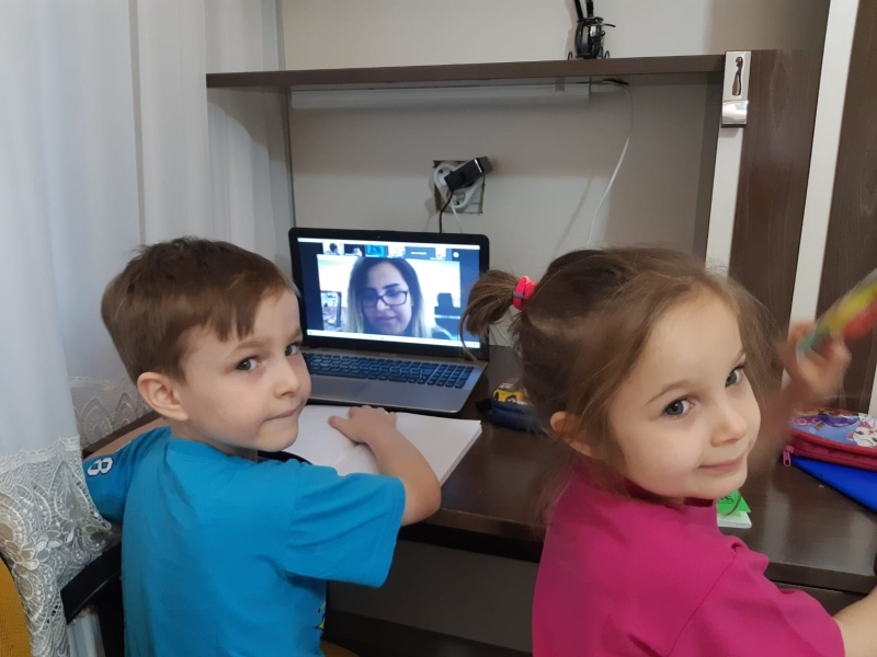 <p>Konuyla ilgili yap�lan a��klamaya g�re; yeni �al��ma takvimi ile ��renciler, ara tatillerde dinlenme f�rsat� elde etmenin yan�nda, ��rendiklerini kontrol edecek ve ��renmelerini derinle�tirecek.</p>