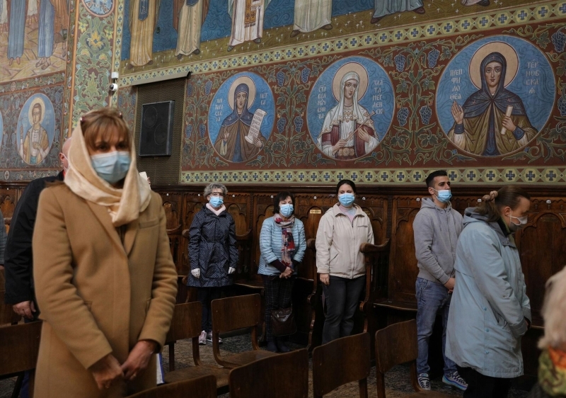 <p>Öte olayın duyulmasının ardından ülkedeki sağlık çalışanları Bulgaristan’da salgının yüksek hızda yayılacağını ifade etti.</p>