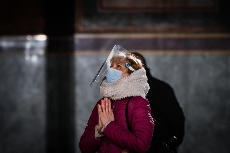 <p>Ülkede şu ana kadar 676 korona virüs vakası bildirildi ve 33 can kaybı yaşandı.</p>